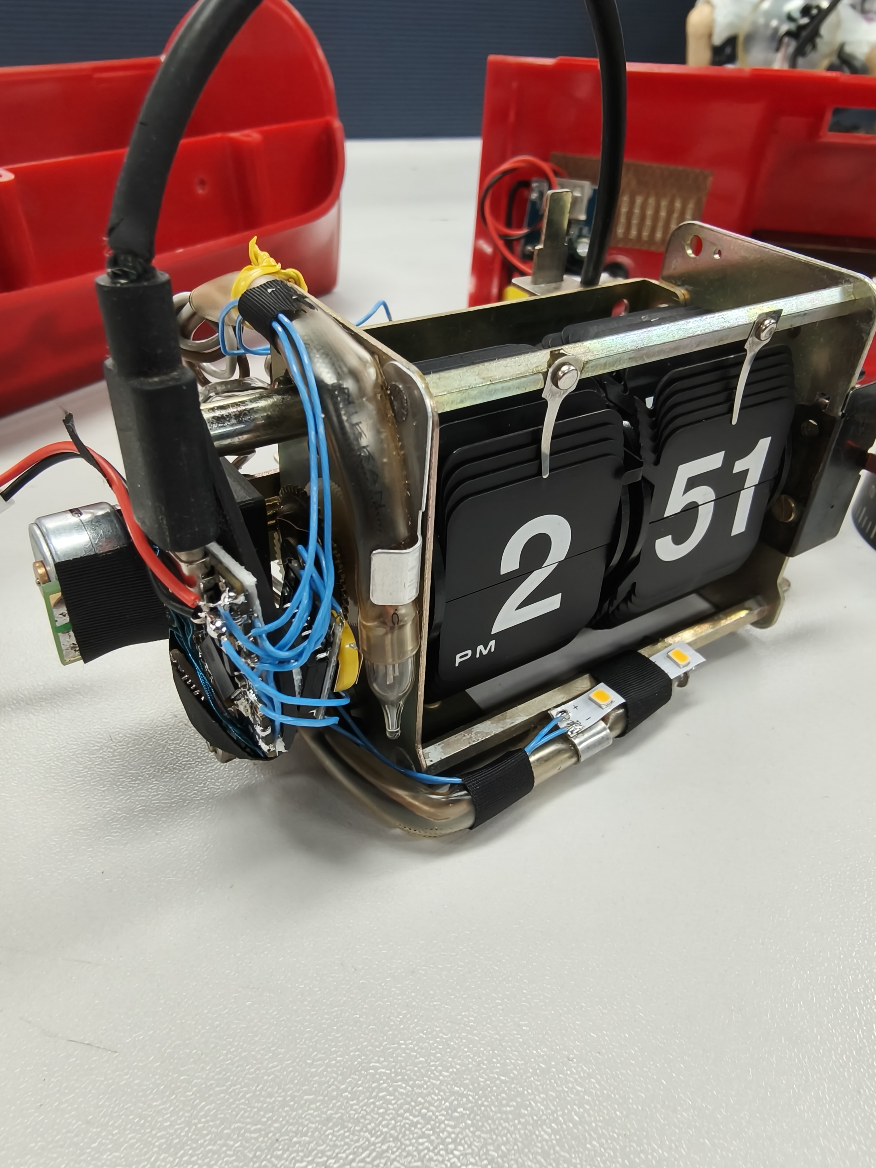 Flip clock wiring